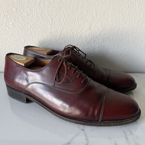 Salvatore Ferragamo Mens Burgundy Oxford Cap Toe Dress Shoes Size 11 D